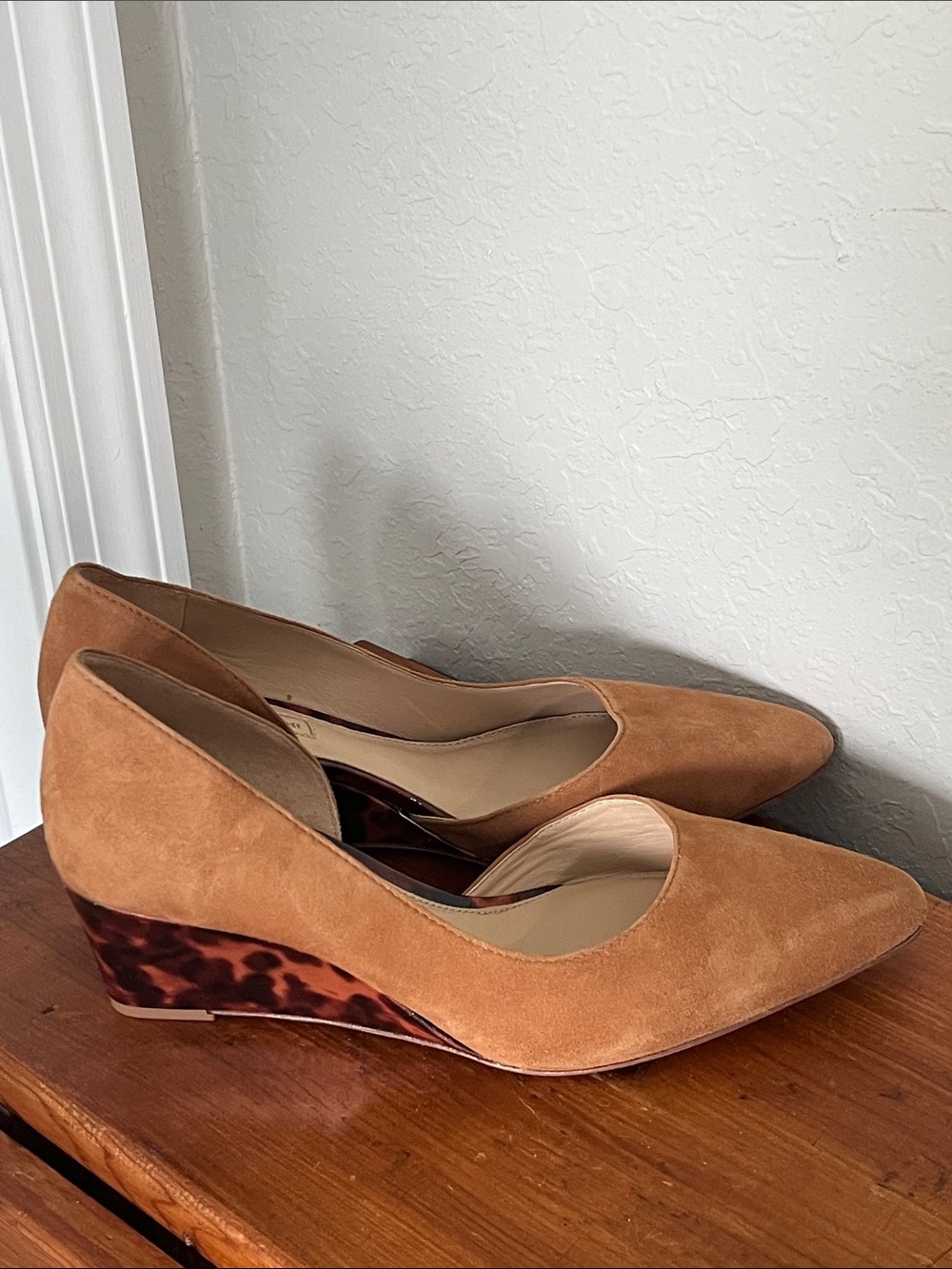 ANTONIO MELANI Lyeana Camel Suede Wedges with Tortoiseshell Wedge Heel NWT
